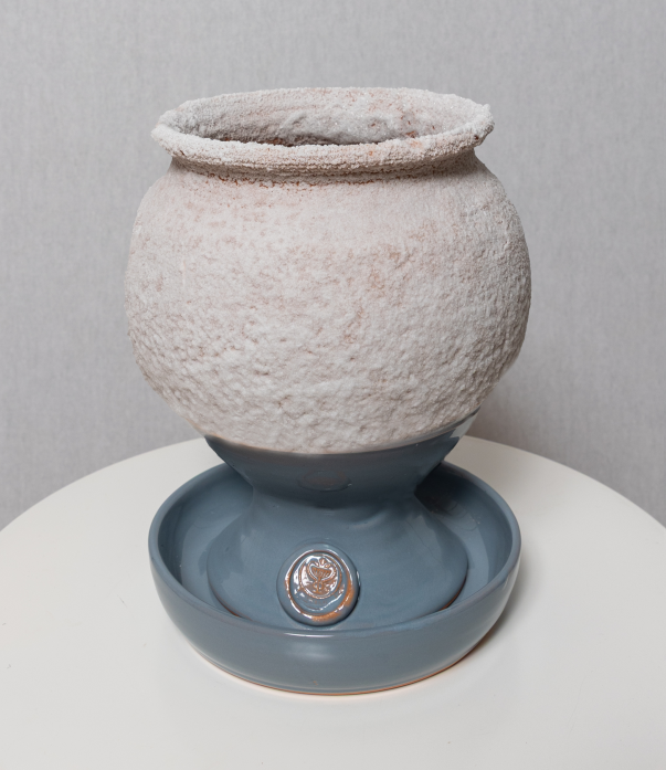 Saltbägare i duva grå färg